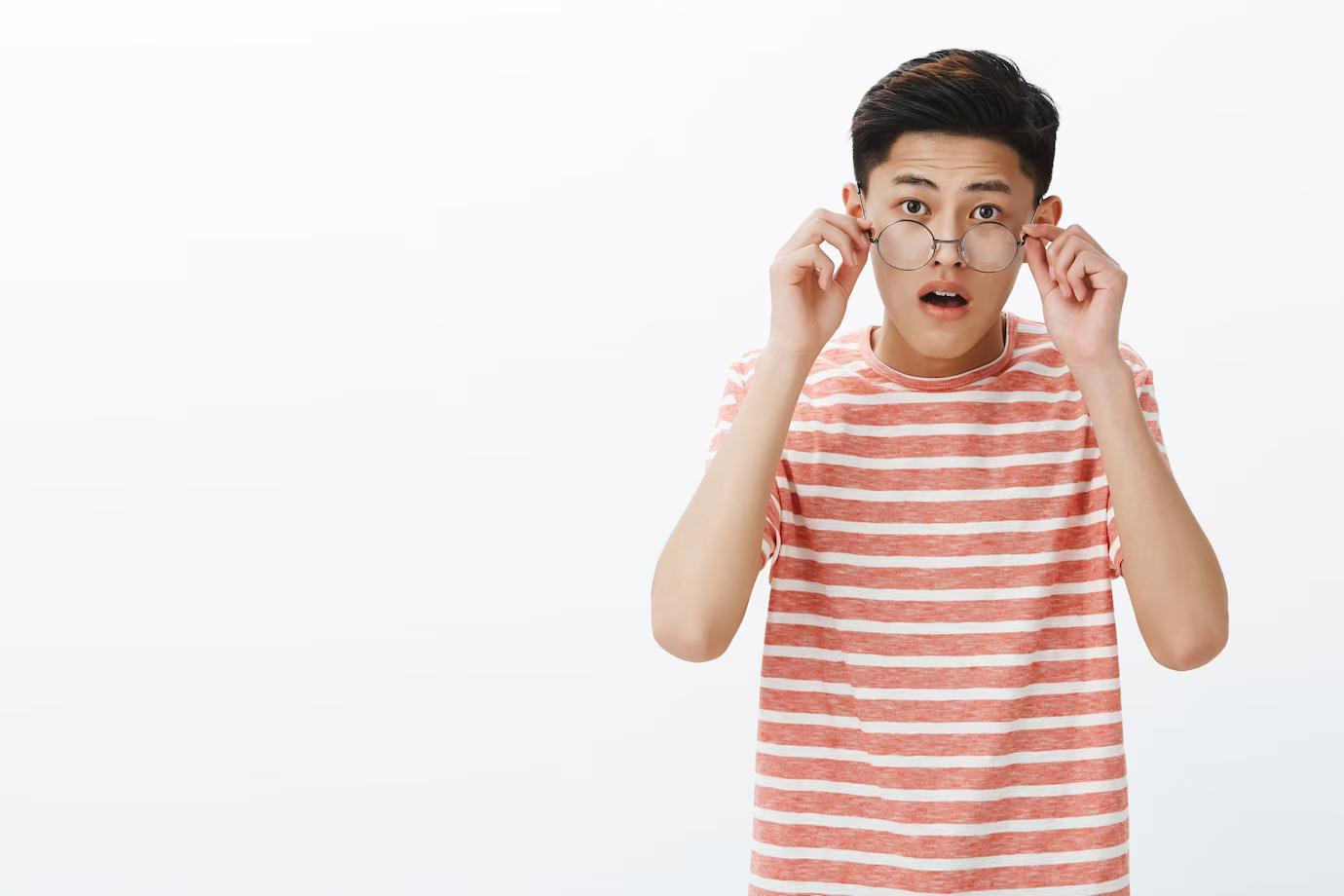 portrait-surprised-amazed-young-cute-asian-male-student-taking-off-glasses-as-hearing-impressive-unexpected-news-open-mouth-from-surprise_176420-24771